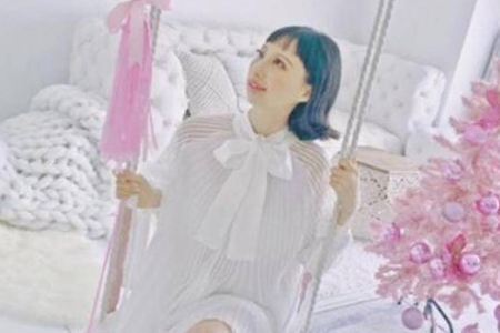 香港歌手李明蔚抗癌8年失败,客观的她拍摄死亡写真留念