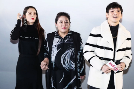 豪门媳妇郭碧婷怀孕 小腹微凸向佐将晋升为奶爸