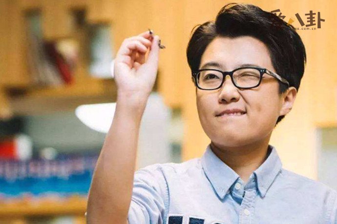 邱晨为什么道歉并退出公众视野原因揭秘？_奇葩说邱晨是男是女