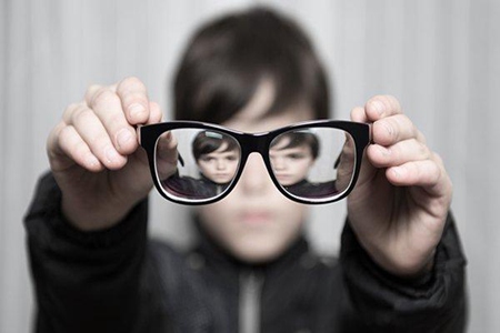 孩子为什么会很容易近视?孩子近视的4个原因