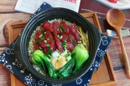 腊肠怎么做好吃,这道腊肠煲仔饭的做法低脂肪高营养