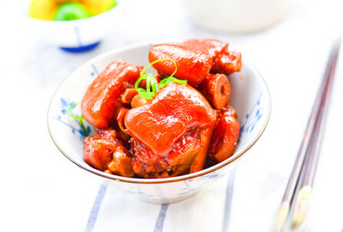 酱烧猪蹄的家常做法酱