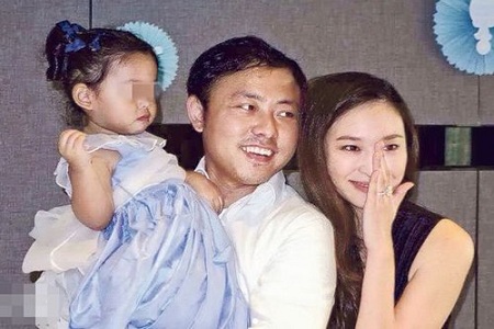 吴佩慈否认男友被抓,7年生2男1女究竟图什么?