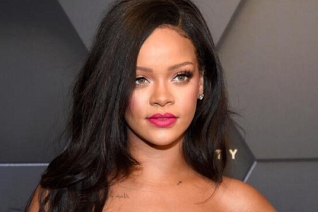 全球最富女歌手,31岁蕾哈娜坐拥6亿美金