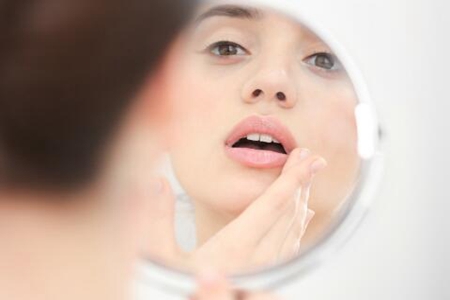 脸上过敏发红发痒怎么办?这五个小妙招恢复水嫩肌肤