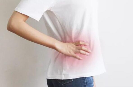 女性突然腰疼是什么原因引起的?这个可能性很高