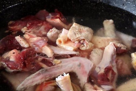 年夜饭红烧鸭子怎么做好吃,红烧鸭子的做法和配料