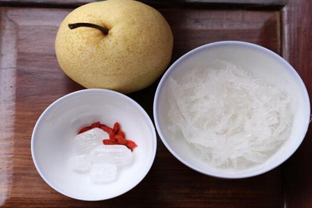 冰糖梨水怎么熬可以治咳嗽?冰糖梨水的做法及功效与作用