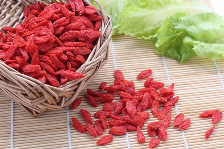 气血不足如何调理，女人常吃5种补气血食物延缓衰老