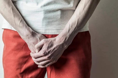 男性尿频是怎么回事,在三个尿频尿急尿不尽原因不要轻视