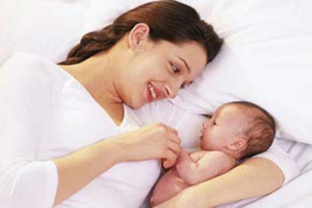 母乳喂养有什么优势？为什么要坚持母乳喂养