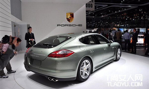 保时捷 Panamera S Hybrid 全球首演