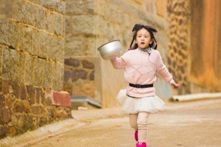 森碟女神快一米七了,网友惊呆:隐隐有小淑女模样!