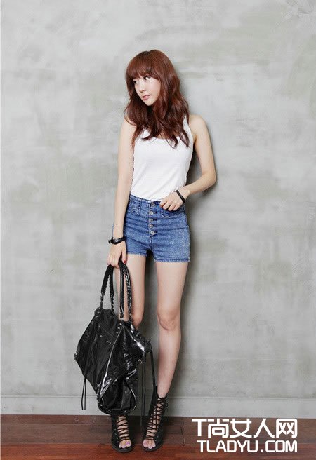 春季出街秀美腿 牛仔短裤最潮搭
