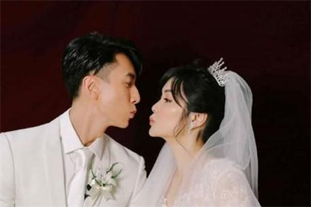 吴尊林丽吟拍婚纱照 网友：令人羡慕的青梅竹马