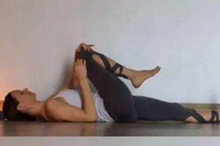 腰肌劳损怎么锻炼?这四个动作简单又直接快收好