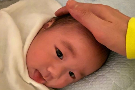 古巨基儿子正面照曝光,kuson继承父亲好基因萌化众人