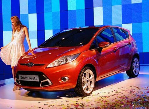 香车美女  购车品味体现女性外衣