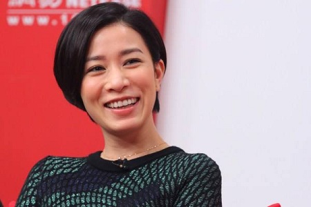 网红滤镜下的佘诗曼,吓得自己都后退不已