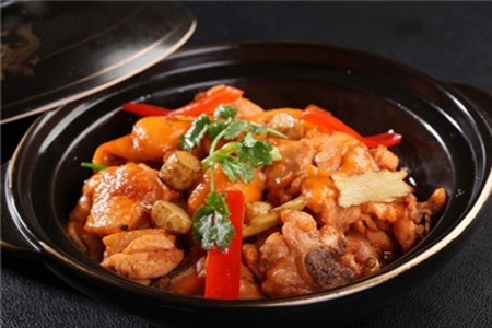 黄焖鸡的做法,这款家庭版黄焖鸡做法色香味美