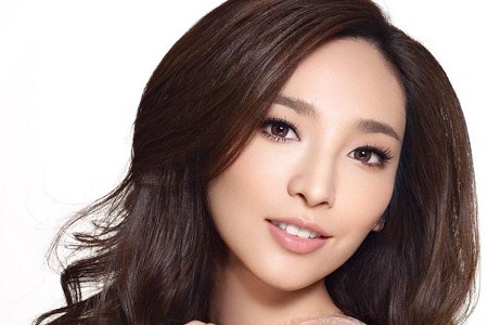 吴佩慈否认男友被抓,7年生2男1女究竟图什么?
