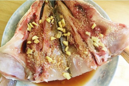 剁椒鱼头的做法,家常剁椒鱼头简单的做法