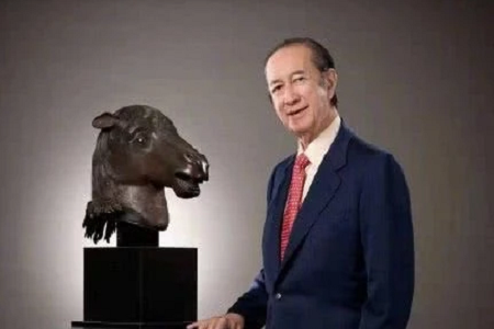 何超琼替父出席捐赠仪式 赌王一家罕见合体 三太四太热聊不断