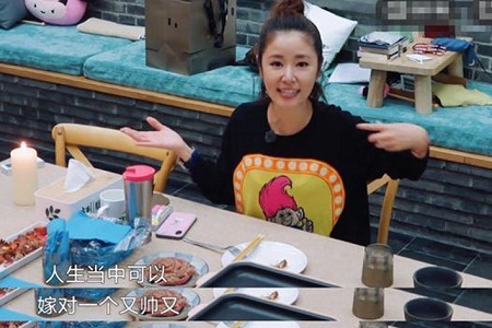 林心如公开示爱霍建华 力破离婚传闻“我们好着呢”