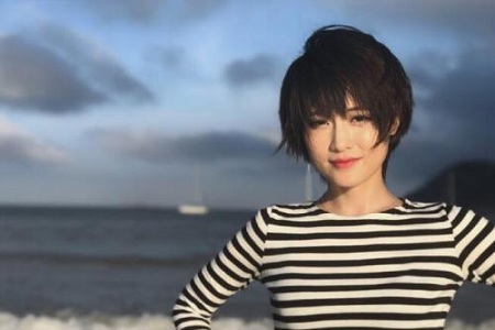 潘粤明新女友尹姝贻探班,两人小聚却很是甜蜜