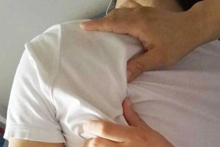 肩胛骨疼痛是什么原因引起的?这五个原因及时改善治疗