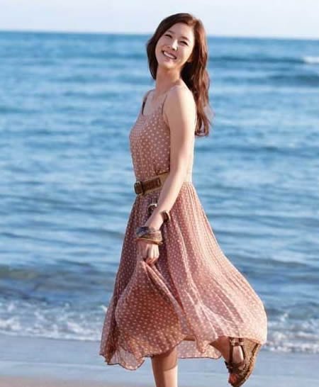 清纯美人李秀景 引领韩式度假风