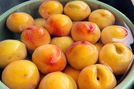 黄桃罐头的制作方法？最简单的桃罐头制作方法
