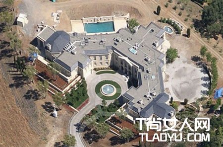 这座古宅的估价接近1亿美元。 这座古宅的估价接近1亿美元。