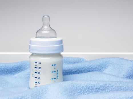 如何给宝宝正确转奶