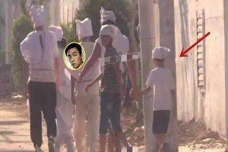 王宝强携儿子为母亲上坟,王宝强母亲头七马蓉也没让女儿回去