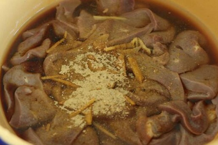 猪肝汤怎么做好吃又嫩又好吃,枸杞叶猪肝汤的做法和功效