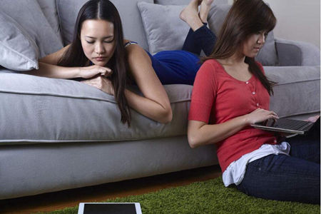 女人露个脚脖子虽能很美,这样容易患踝关节炎和身体健康问题