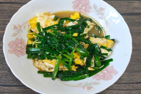 韭菜炒鸡蛋怎么炒好吃?韭菜炒鸡蛋的做法步骤