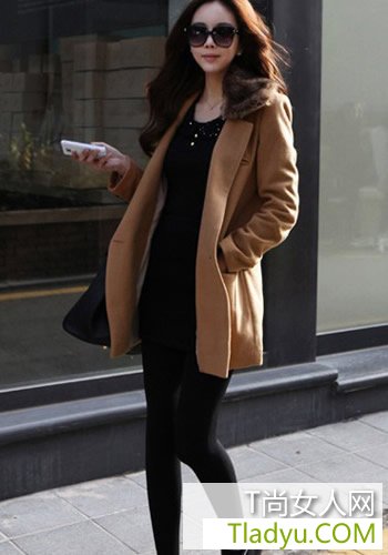 道晖芝出差搭配 长腿装时尚火辣