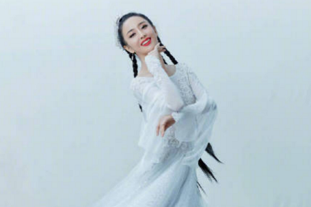 陈思诚携儿子探班佟丽娅力破离婚谣言 朵朵正面曝光像爸爸