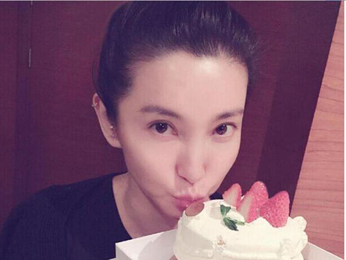 卸妆后的美女明星们真实面目