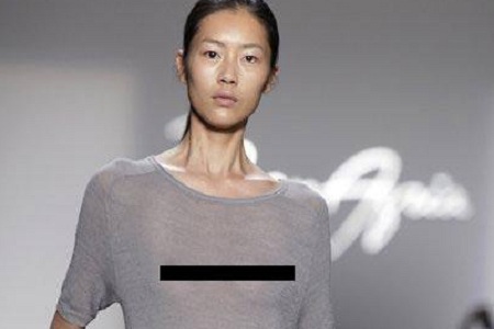 超模刘雯缺席2020年春夏时装周,网友:与蔻驰解约的后续