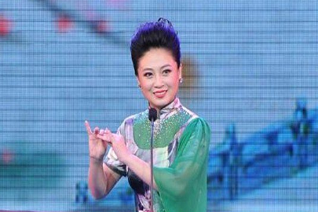 41岁京剧演员姜亦珊离世，娱乐圈继高以翔后又痛失一猛将