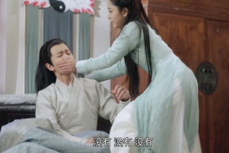 《锦衣之下》陆绎为爱跪下,网友:虐得心肝疼