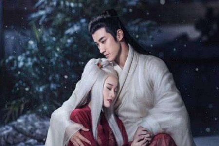 《白发王妃》无忧被傅筹狂虐,容乐使美人计援救爱人