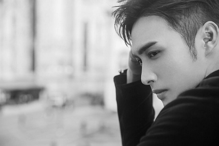 娱乐圈当红明星未成名前做什么？看完瞬间泪奔感觉好佩服