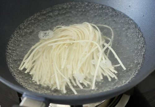 葱油拌面的做法大全