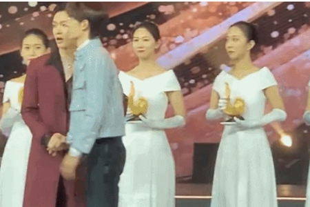 小绵羊张艺兴牵手王一博男友力爆棚,一博酷盖形象全无