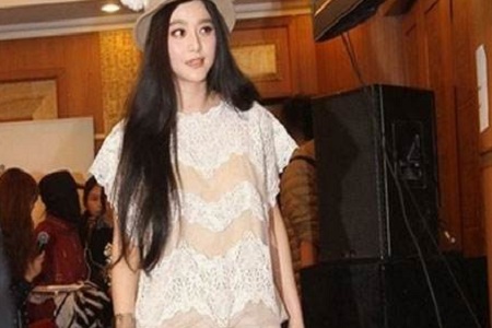 范冰冰为前男友李晨庆生，意难平假分手复合了不成？