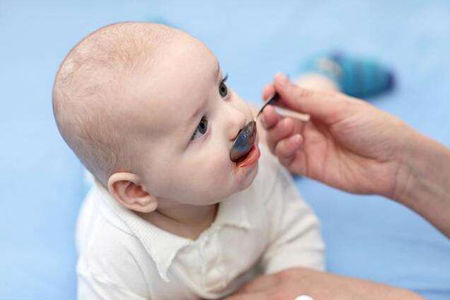 小儿为何爱生痰？下面就给宝妈们介绍孩子爱生痰原因